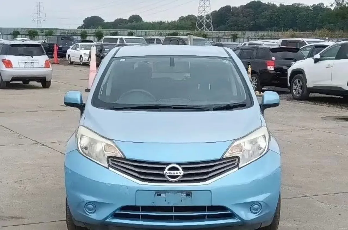 2013 Nissan Note Automatic perfect condition - Image 1