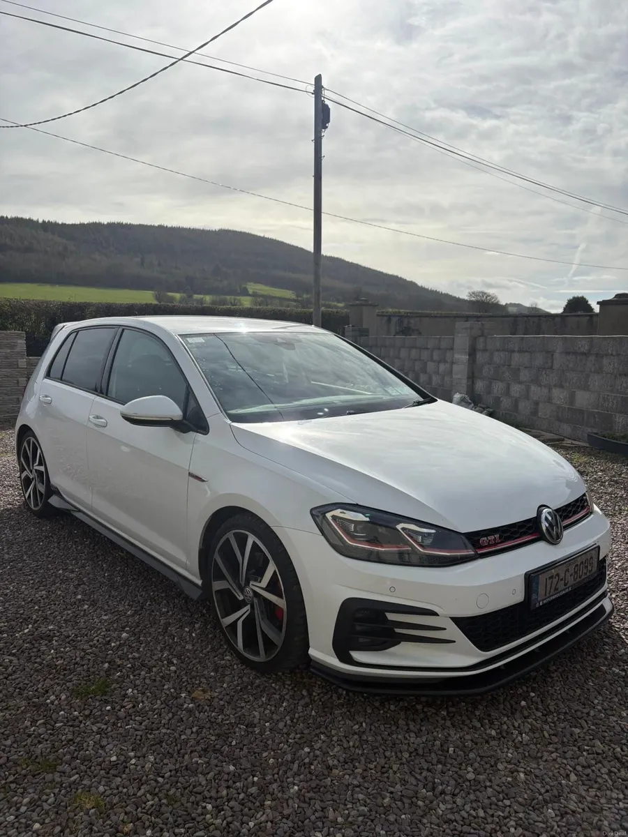 Volkswagen Golf 2017 GTI - Image 1