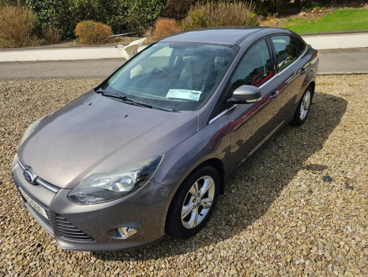 Ford Focus ZETEC 1.6 TDCI 95PS 4DR - Image 3