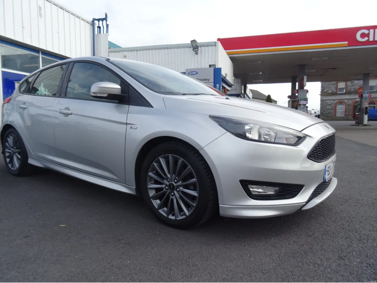 Ford Focus 1.0 5DR ST-LINE - Image 1