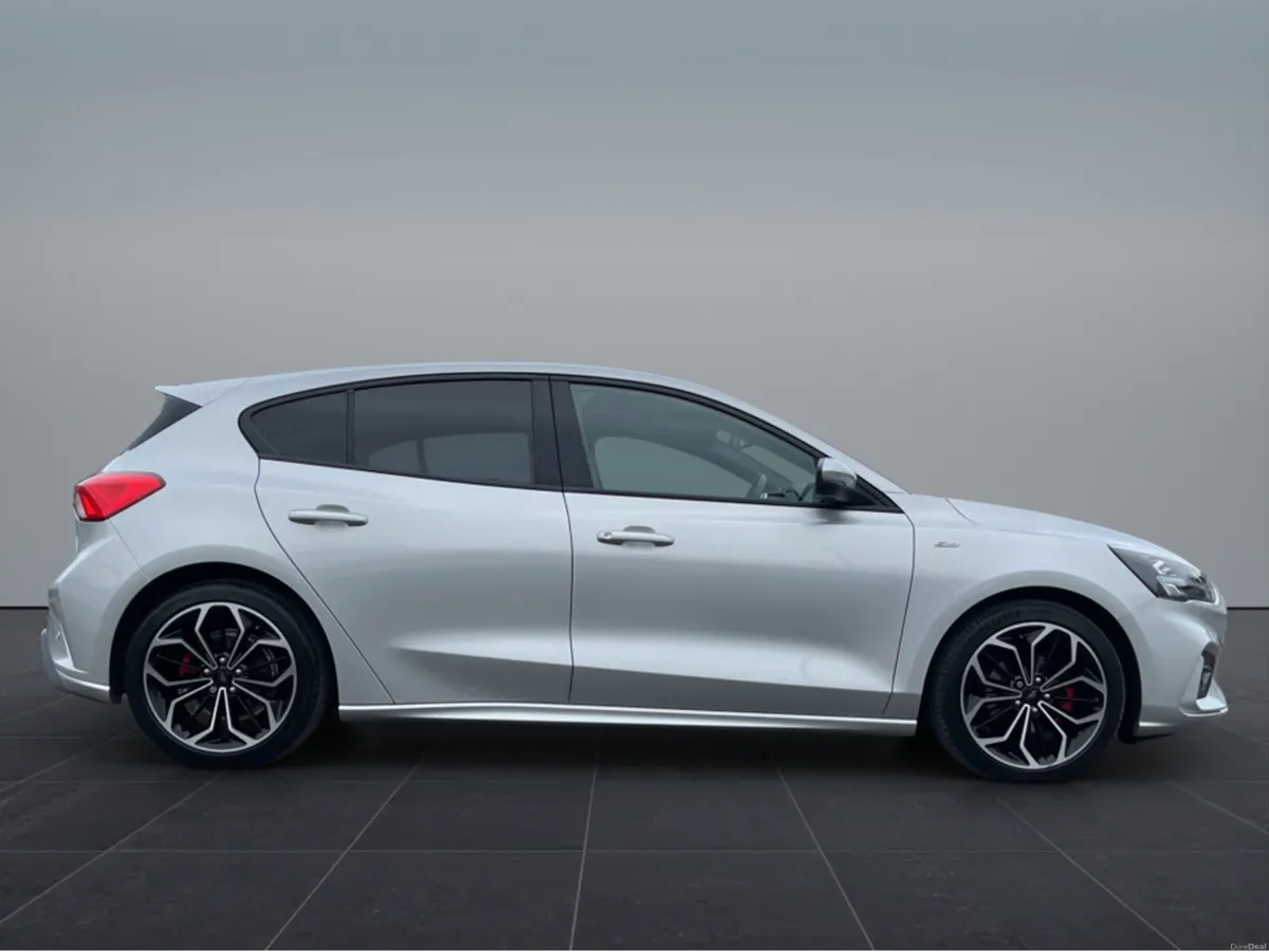 Ford Focus ST-LINE X EDITION DIESEL - Image 4