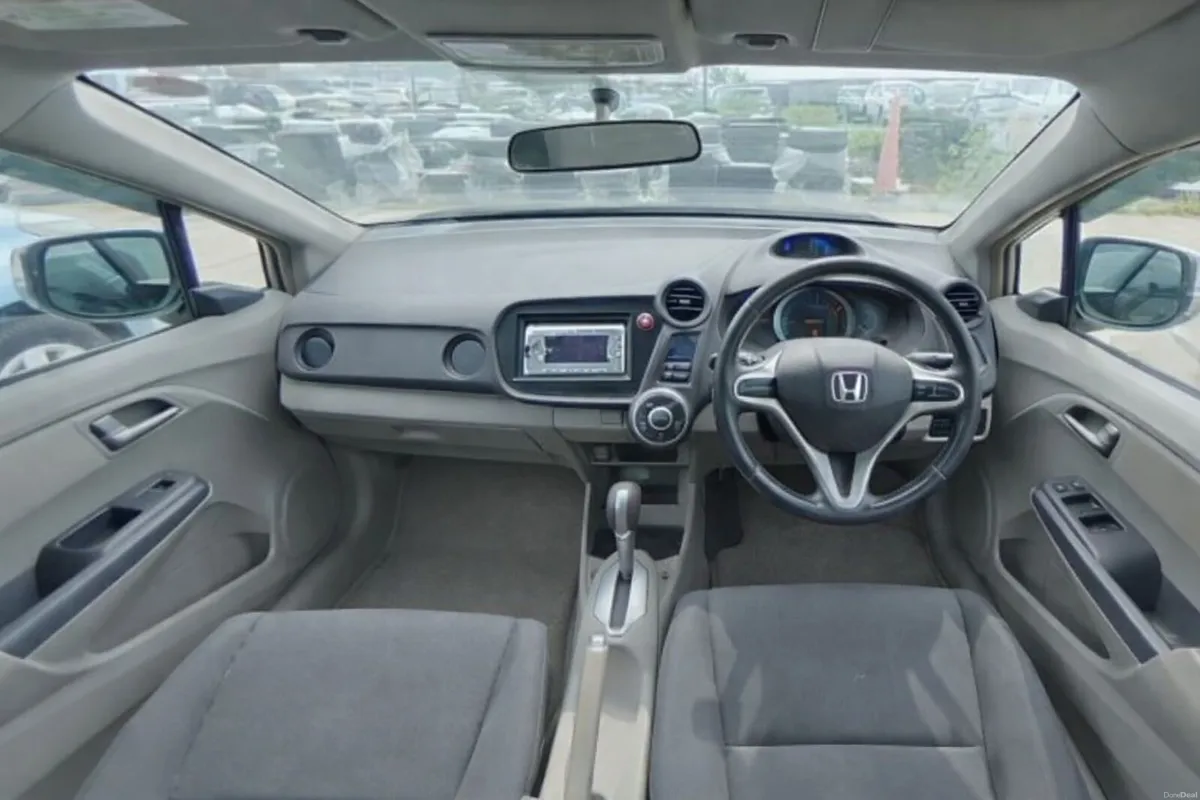 2010 Honda insight Automatic - Image 4