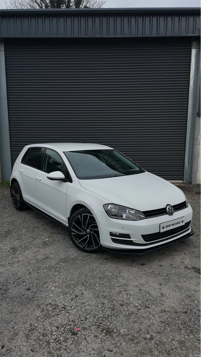 2015 Volkswagen Golf - Image 1