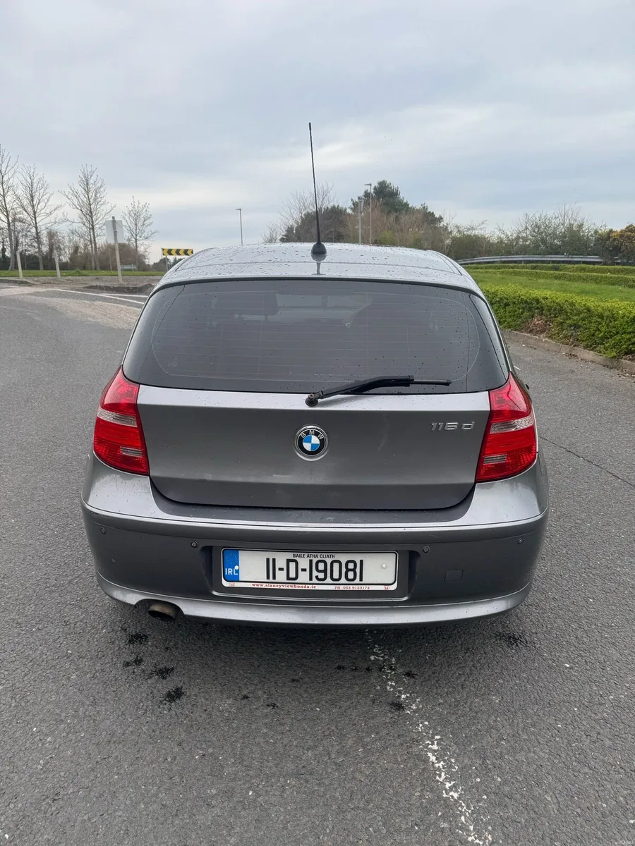 BMW 1-Series 2011 / 2.0 diesel manual - Image 4