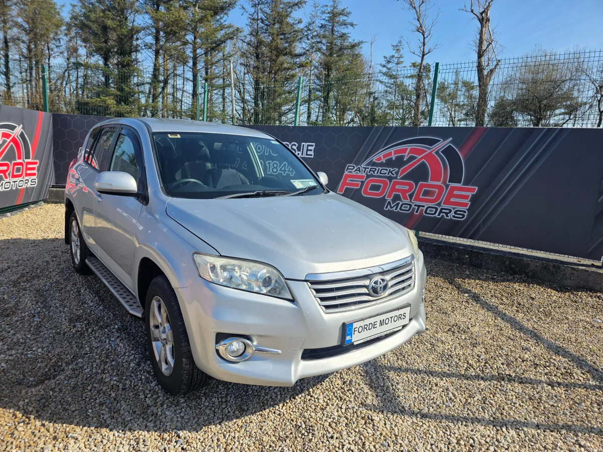 Toyota RAV4 2011 4x4 - Image 1