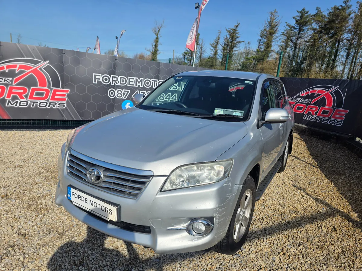 Toyota RAV4 2011 4x4 - Image 2