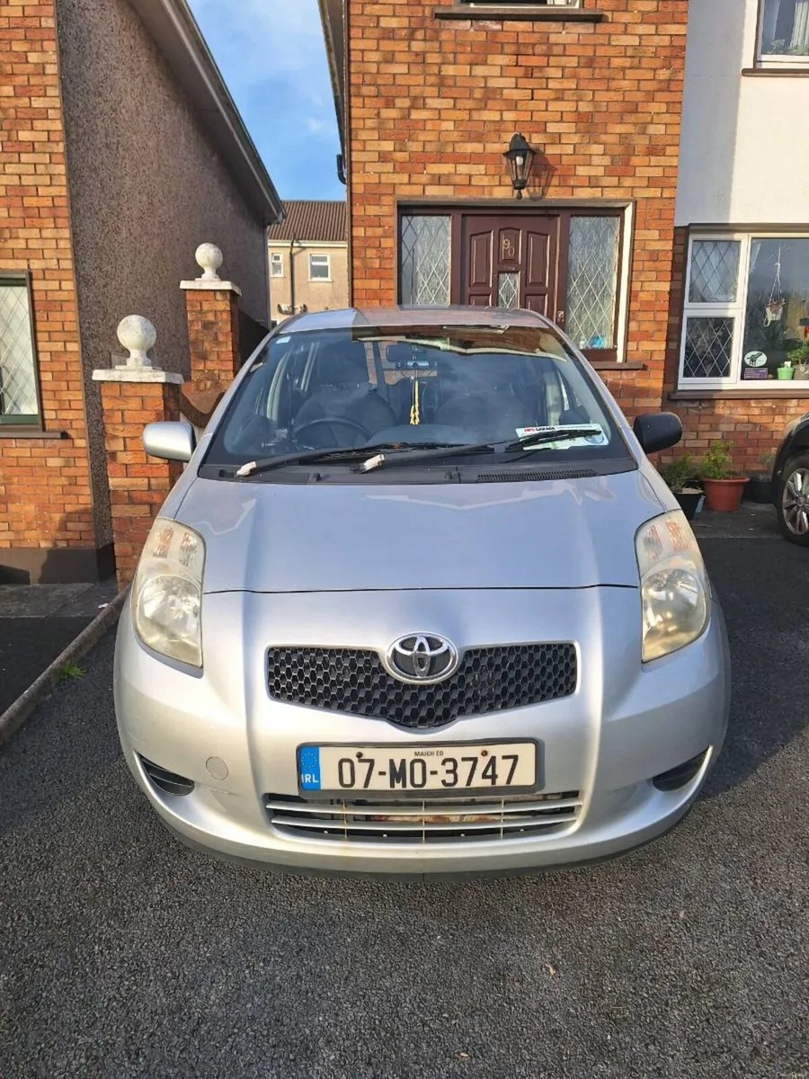 2007 Toyota Yaris, new tyres, new battery - Image 1