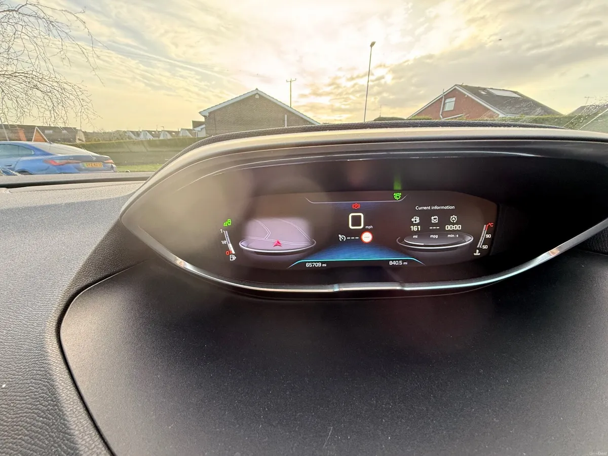 Peugeot 3008 2018 - GREAT PRICE - Image 2