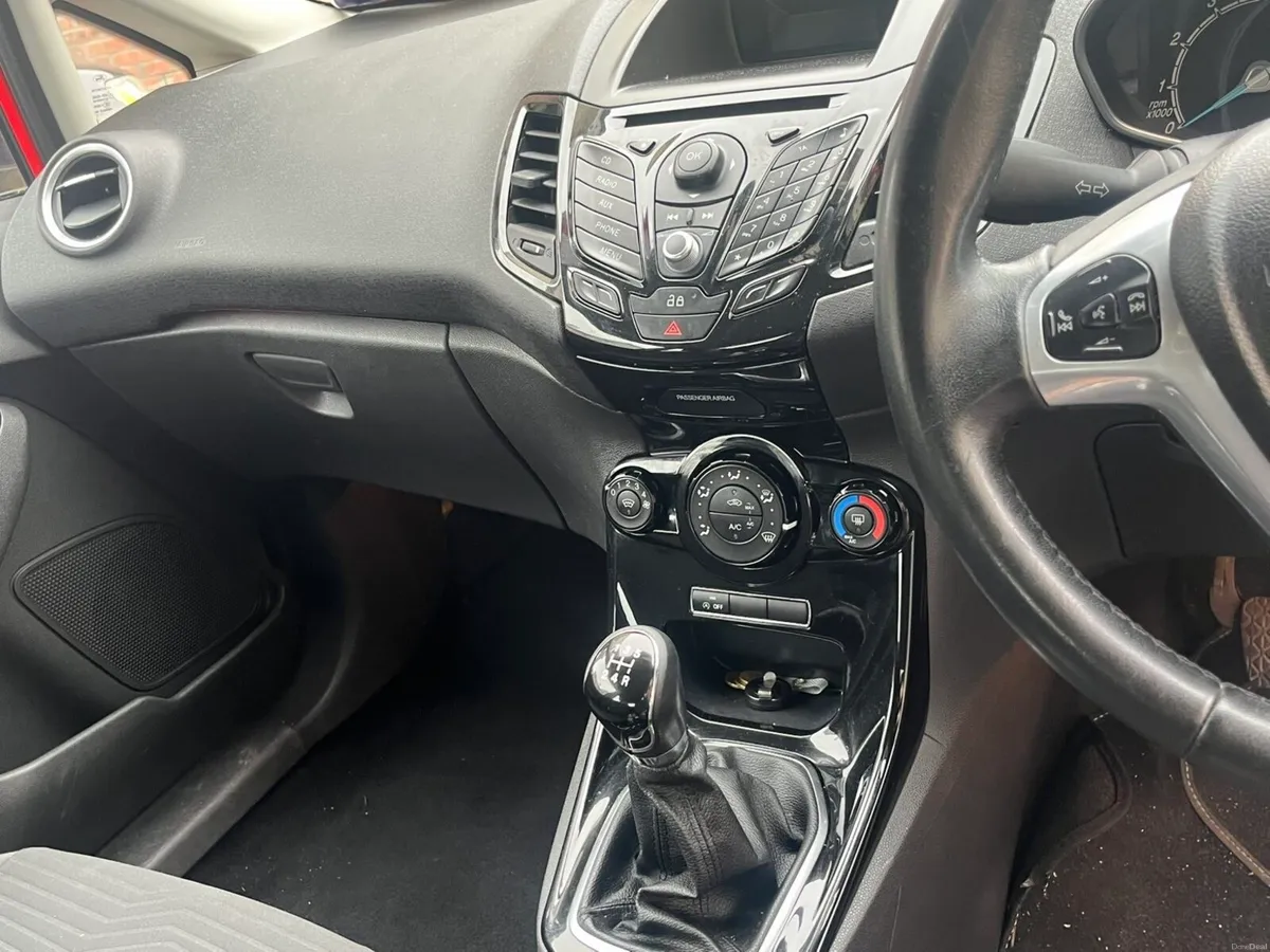 Ford fiesta - Image 2