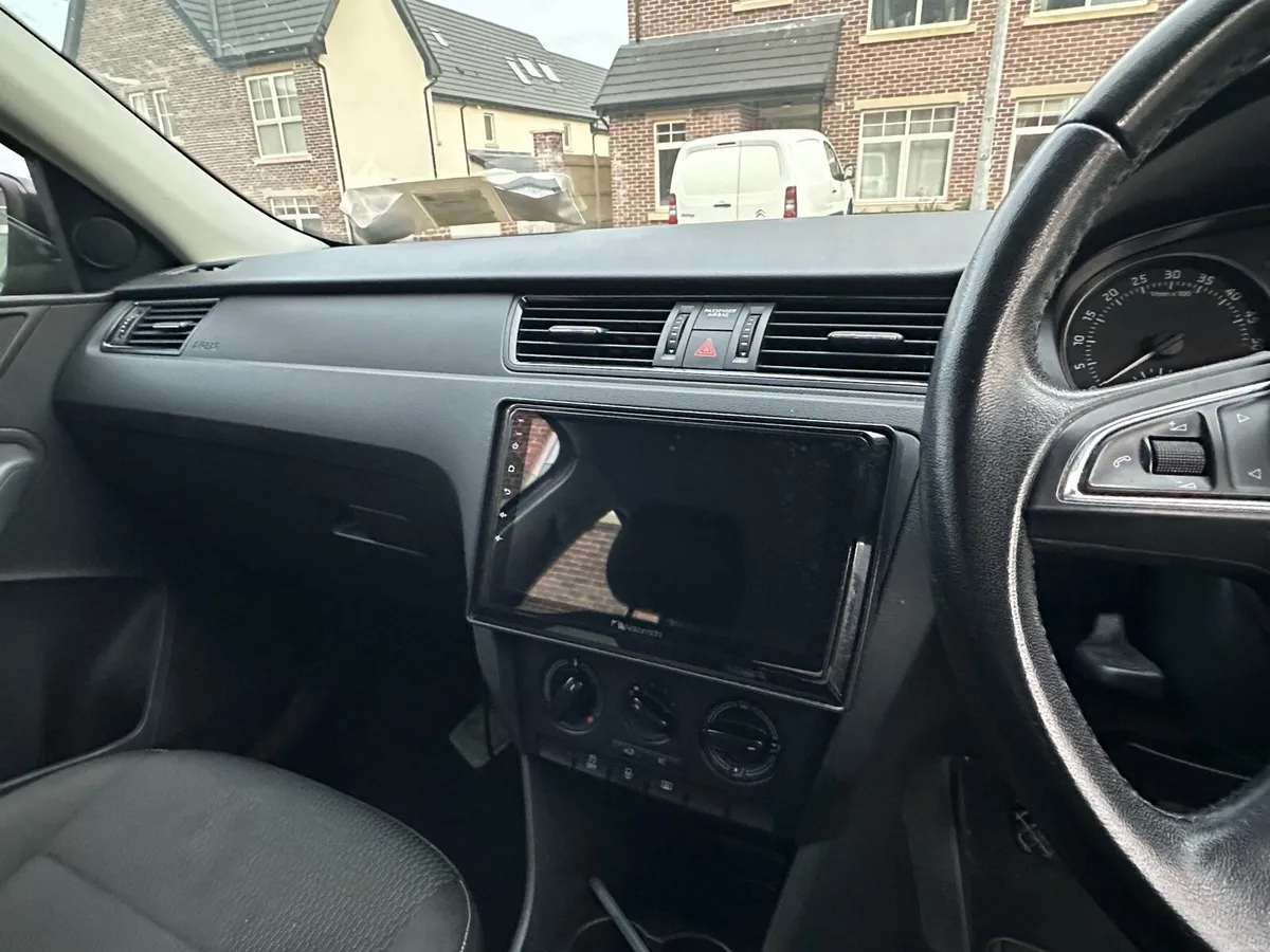 2013 Skoda Rapid 1.6 L Diesel Manual car - Image 4