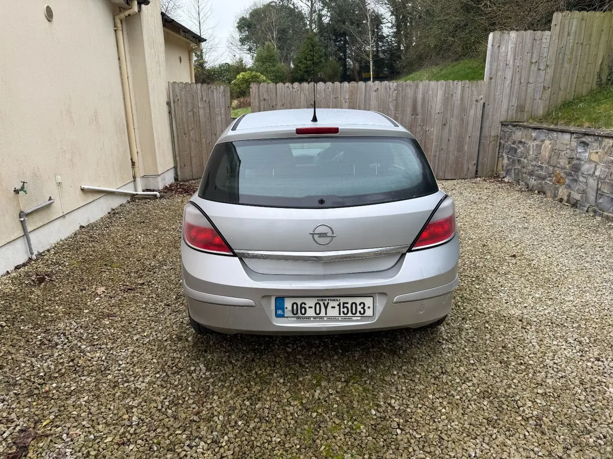 Opel Astra 2006 - Image 4