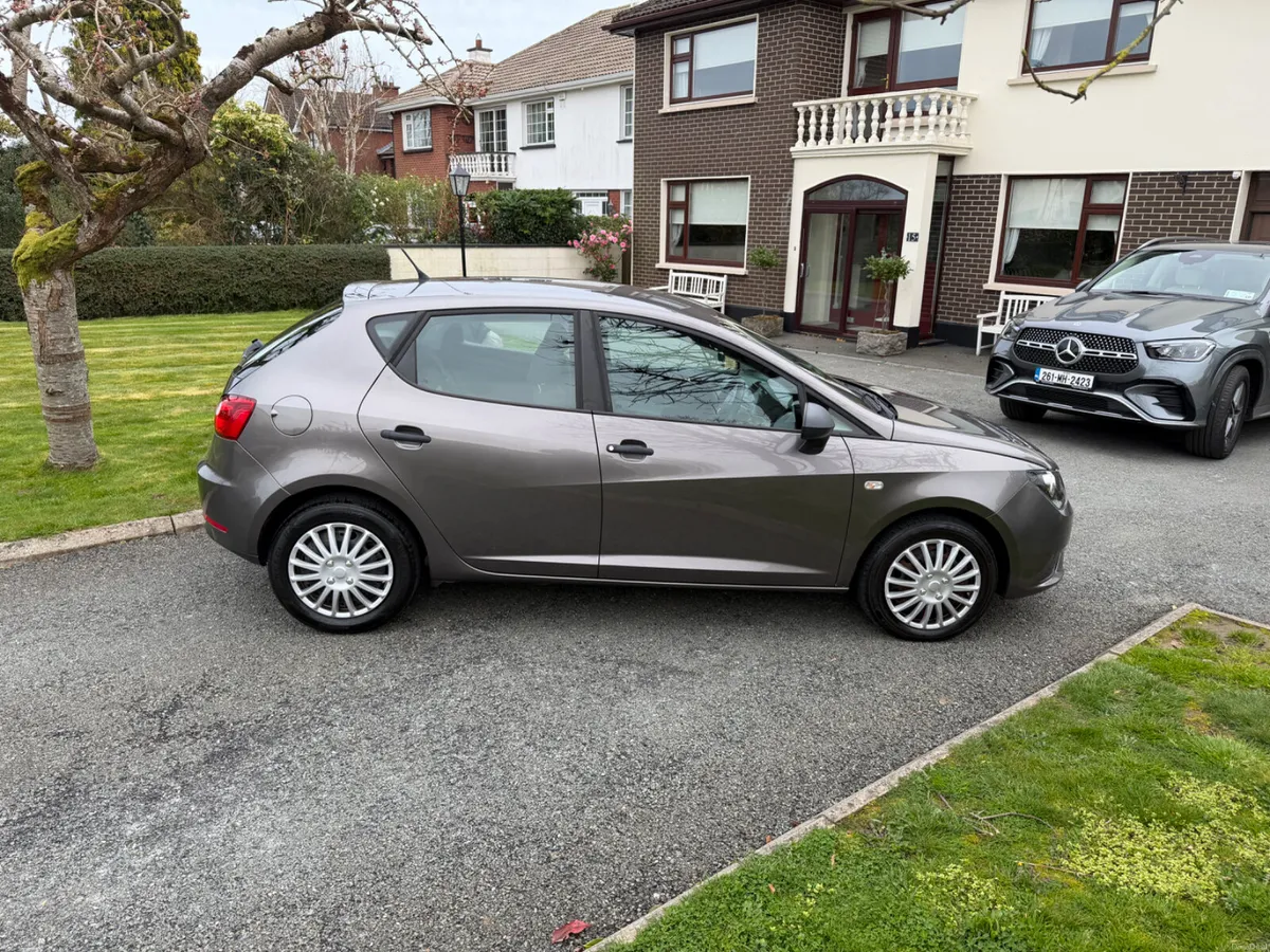 SEAT Ibiza 2015 low kilometres - Image 2