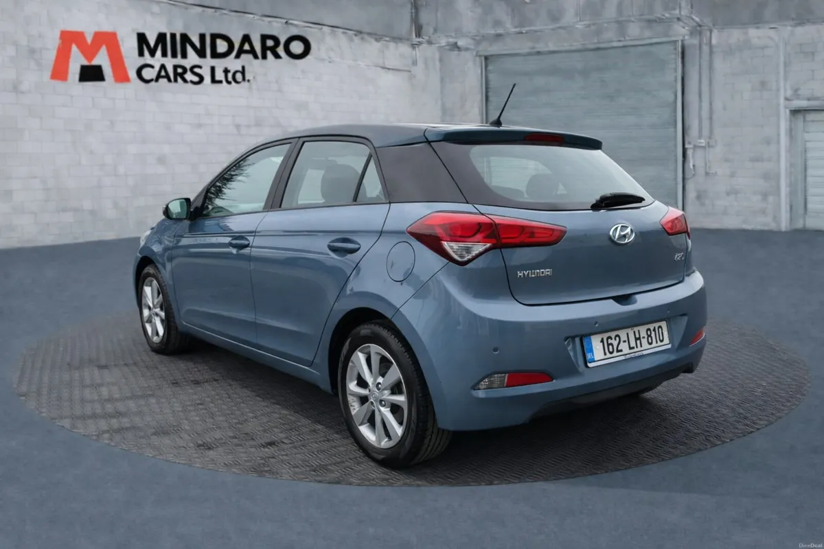 Hyundai i20 Deluxe//EXCELLENT CONDITION - Image 2