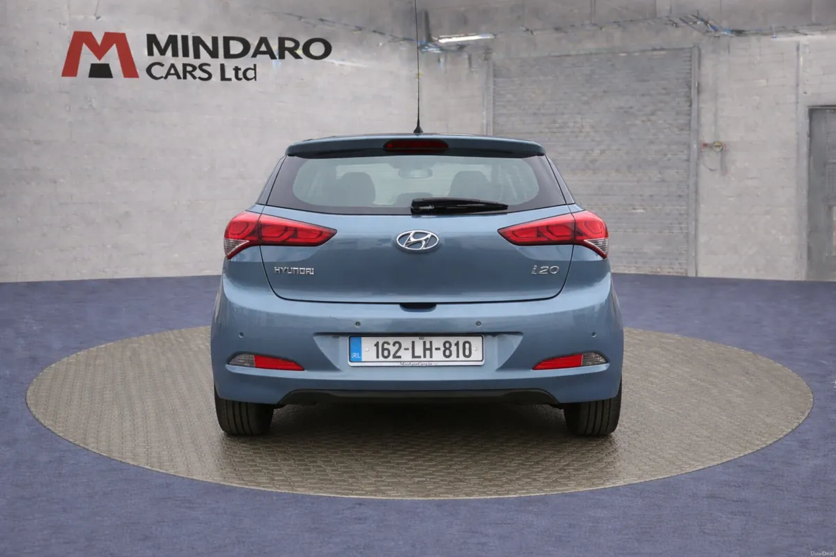 Hyundai i20 Deluxe//EXCELLENT CONDITION - Image 4