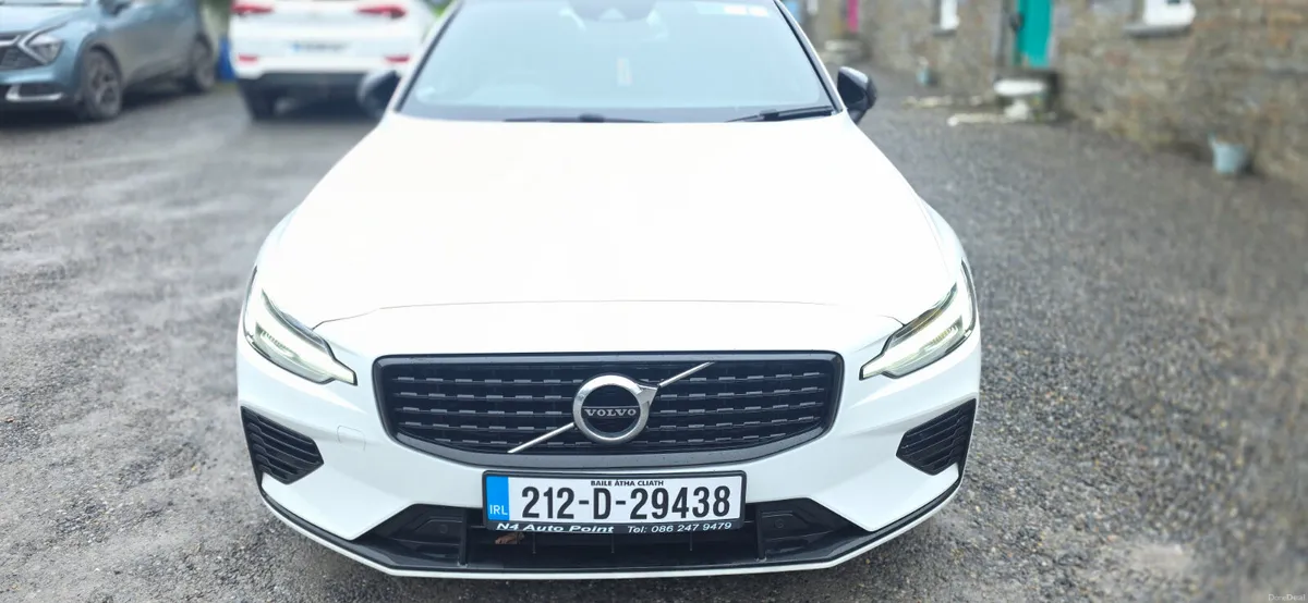 Volvo V60 2021 R DESIGN T6 350BHP - Image 4