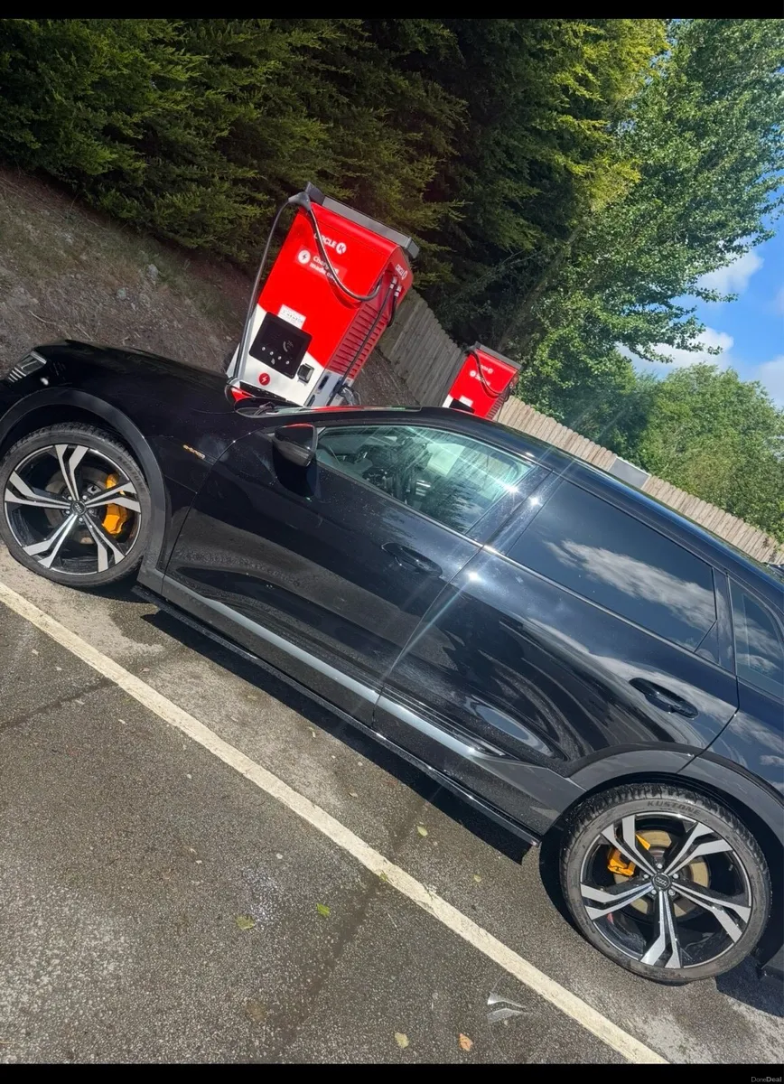 211 AUDI ETRON 50 LOW MILAGE - Image 4