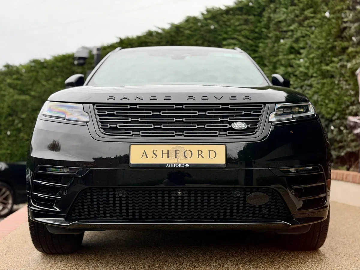 Range Rover Velar Dynamic full spec 404BHP low km - Image 2