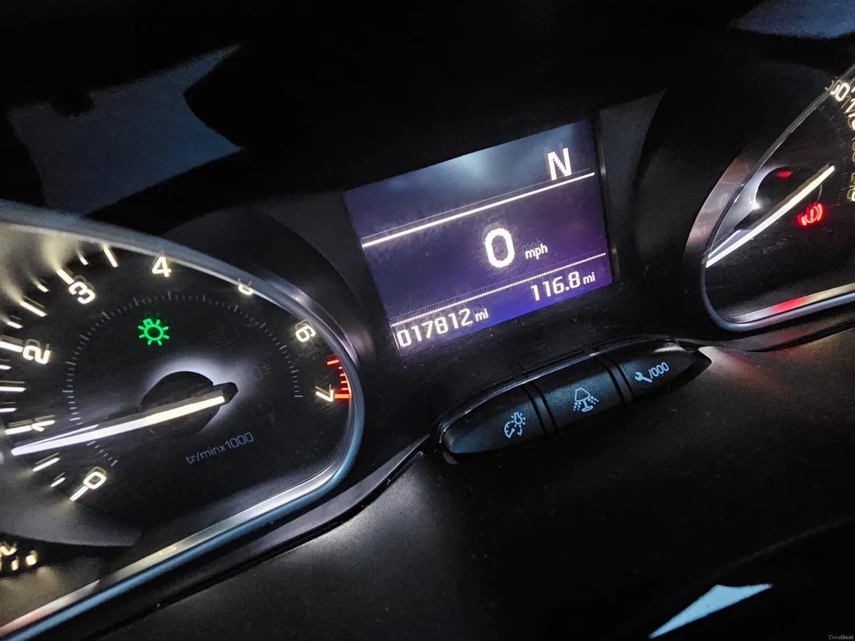 Peugeot 208 2015 automatic low miles €7900 - Image 3