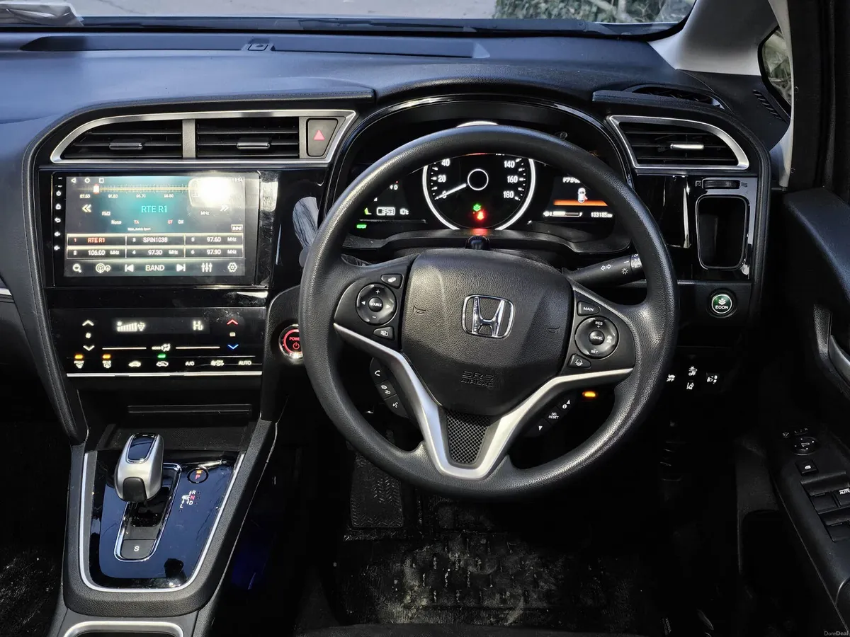 Honda Shuttle 2017 automatic hybrid €8990 - Image 4