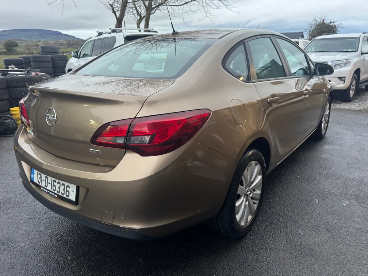 Opel Astra 2013 diesel 1.7 - Image 2