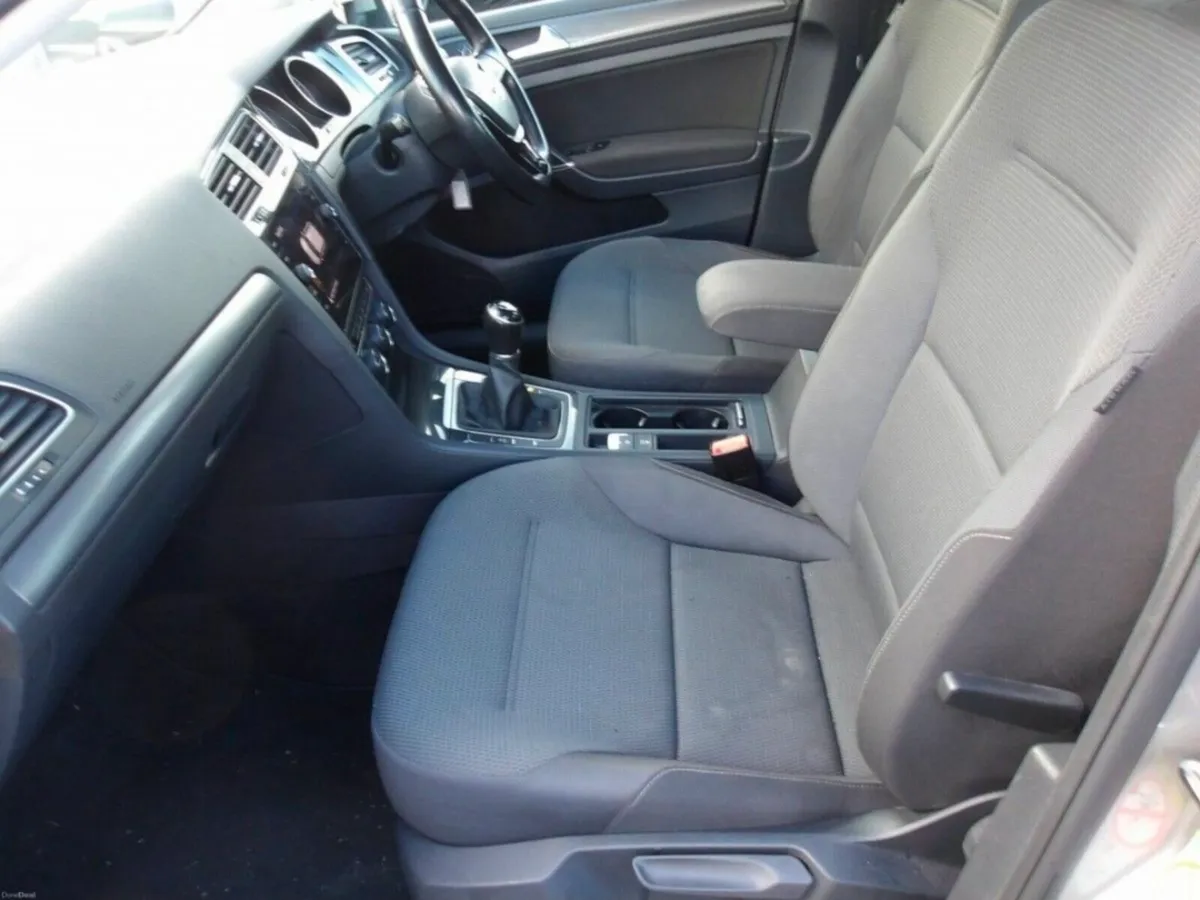 Volkswagon Golf - Image 4