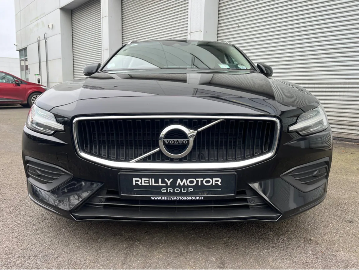Volvo V60 2.0 DIESEL D3 MOMENTUM AUTO - Image 2