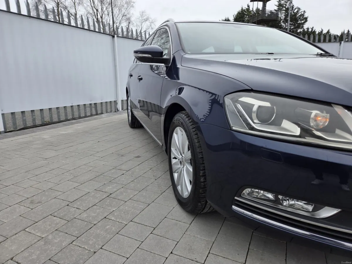 Volkswagen Passat 1.4 PETROL AUTO - Image 2