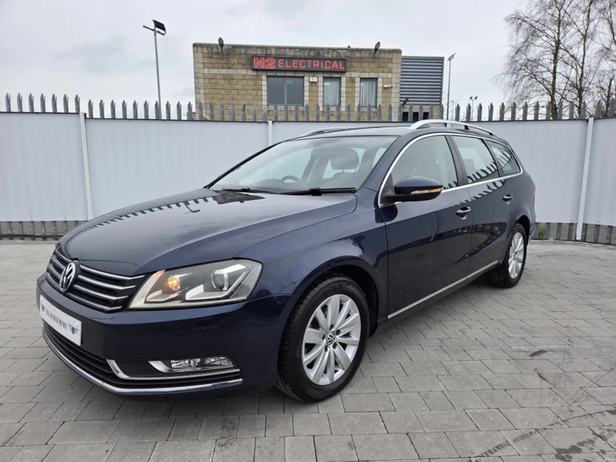 Volkswagen Passat 1.4 PETROL AUTO - Image 4