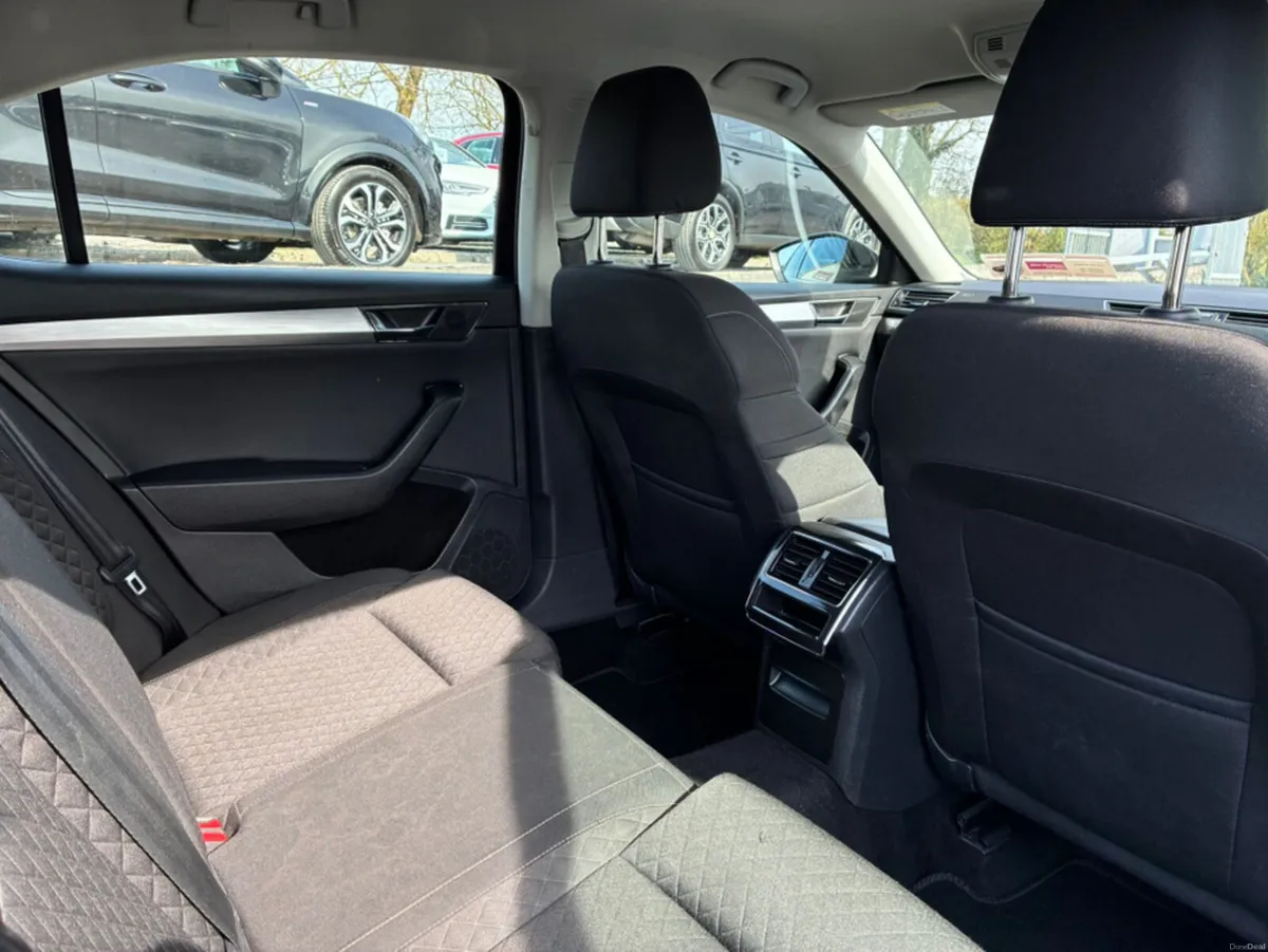 Skoda Superb AMBITION 2.0 TDI 150HP 5DR - Image 6