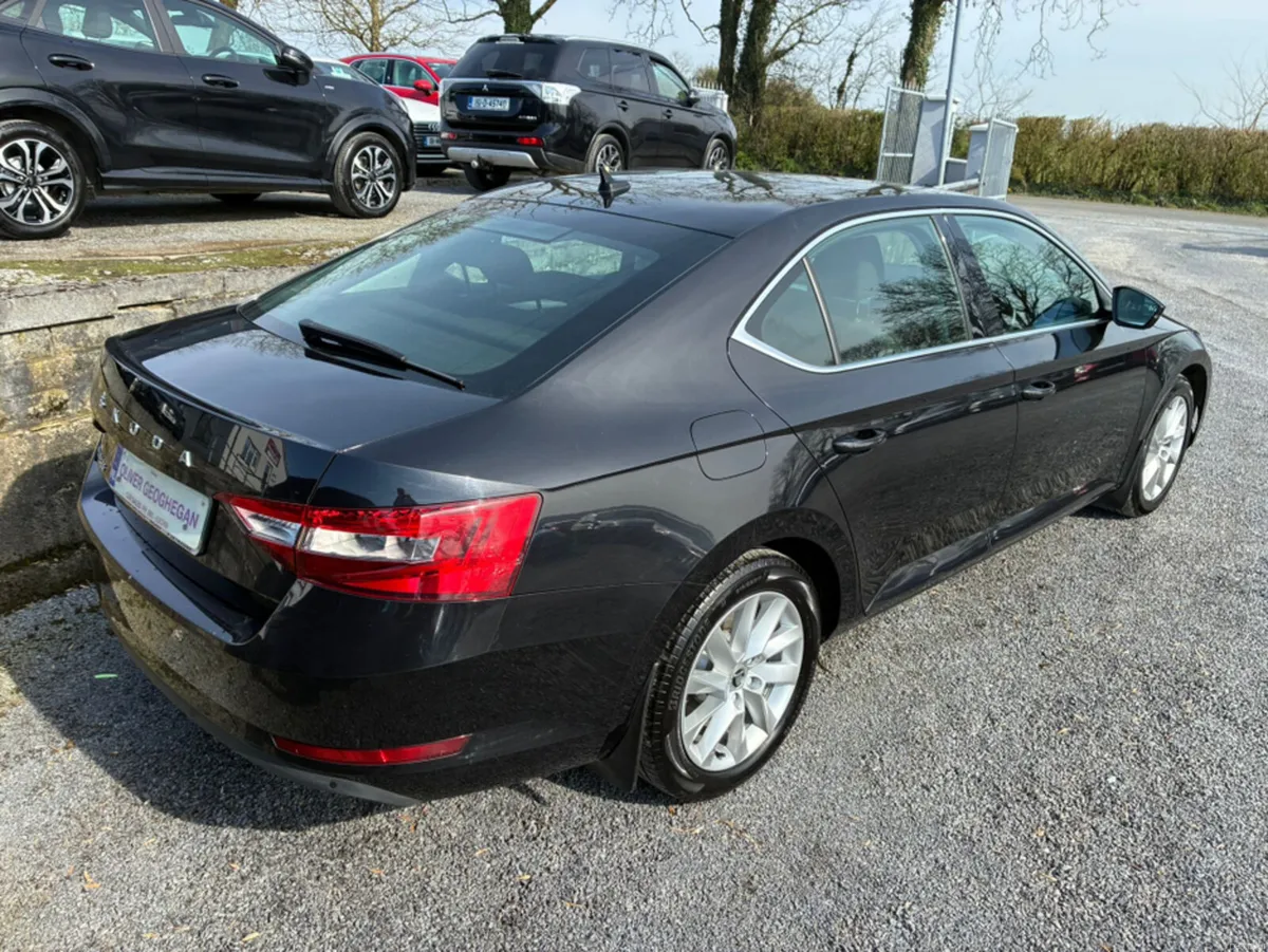 Skoda Superb AMBITION 2.0 TDI 150HP 5DR - Image 2