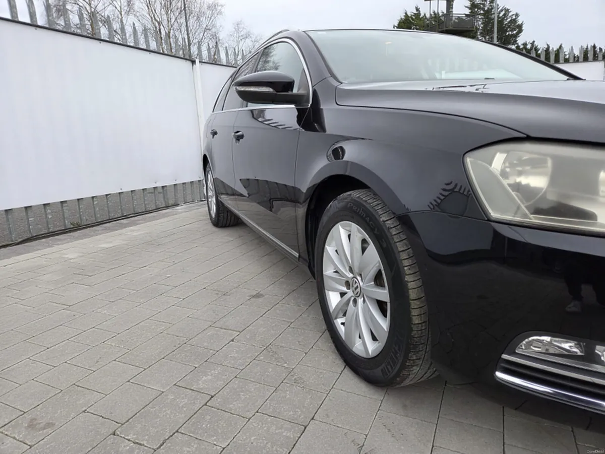 Volkswagen Passat 1.4 PETROL AUTO - Image 2