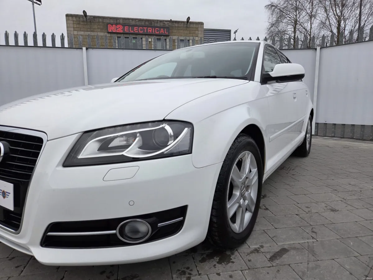 Audi A3 1.4 PETROL AUTO - Image 4