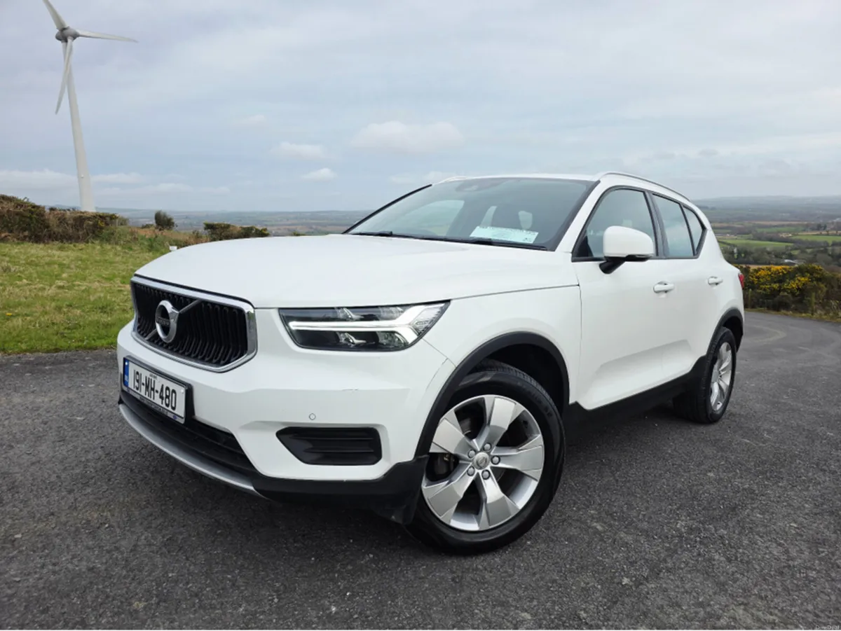 Volvo XC40 D3 MOMENTUM AT 5DR AUTO - Image 1