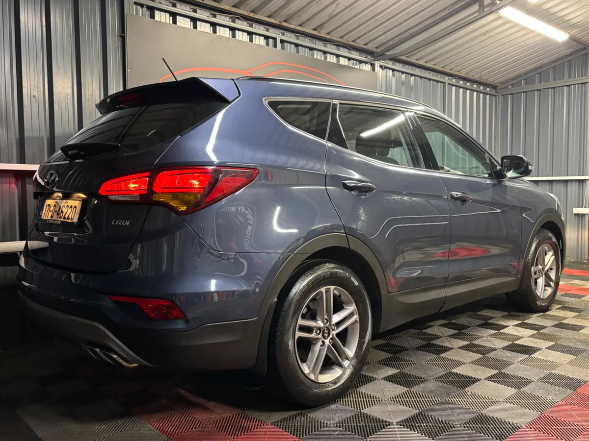 2017 Hyundai Santa Fe 2.2 CRDi 2WD Executive - Image 3