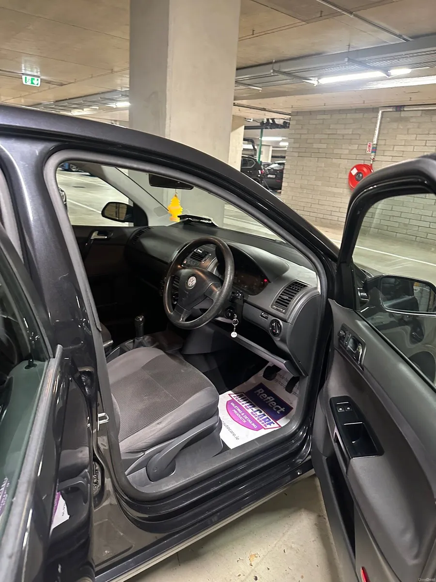 Volkswagen Polo 2008 - Image 2