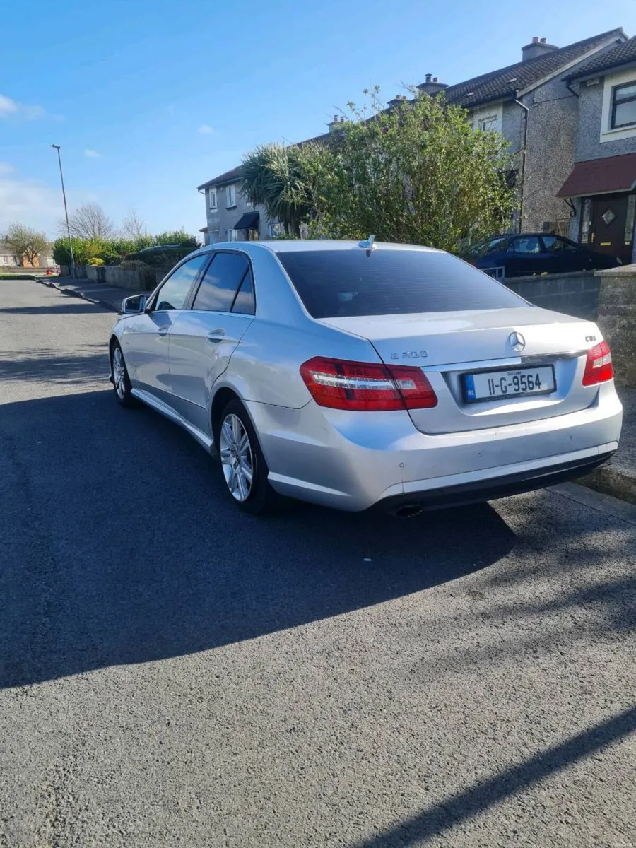 2011 Mercedes e200 cdi - Image 3