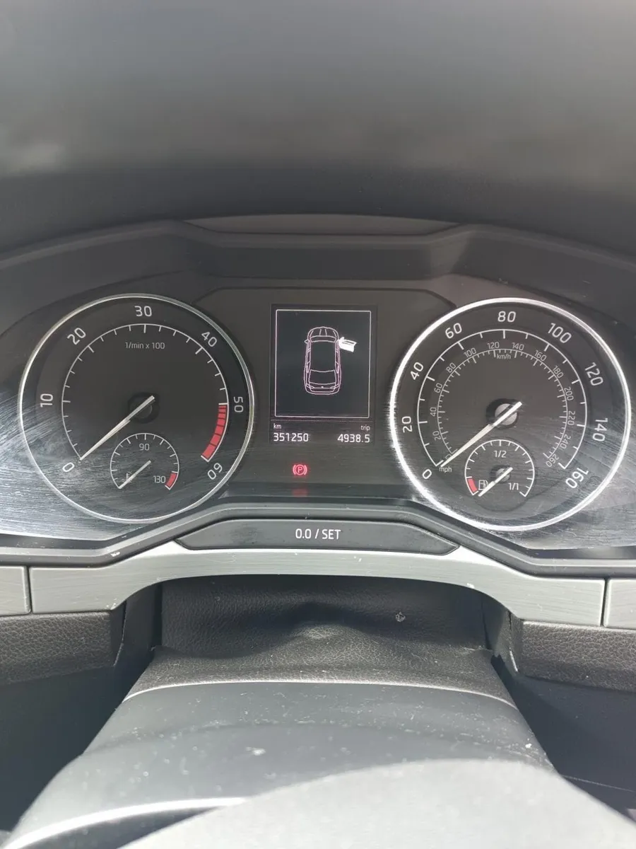 Skoda Superb 2016 - Image 3