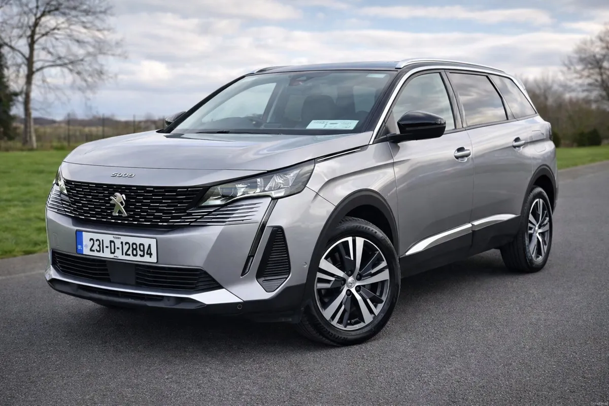 Peugeot 5008 ALLURE 1.5 BLUE  AUTOMATIC - Image 1
