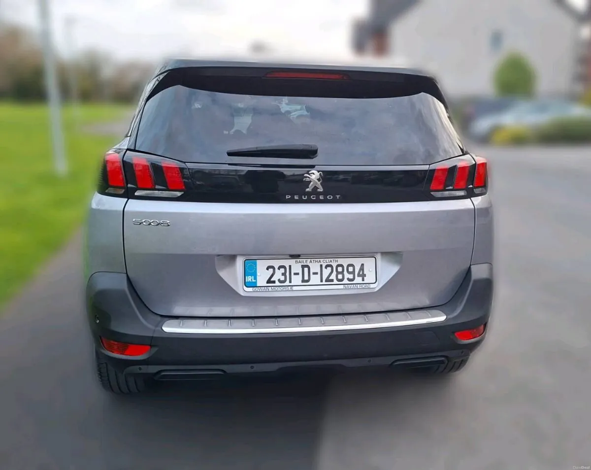 Peugeot 5008 ALLURE 1.5 BLUE  AUTOMATIC - Image 4