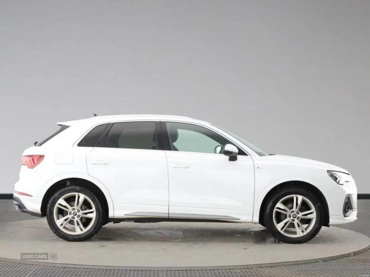 Audi Q3 DIESEL ESTATE - Image 2