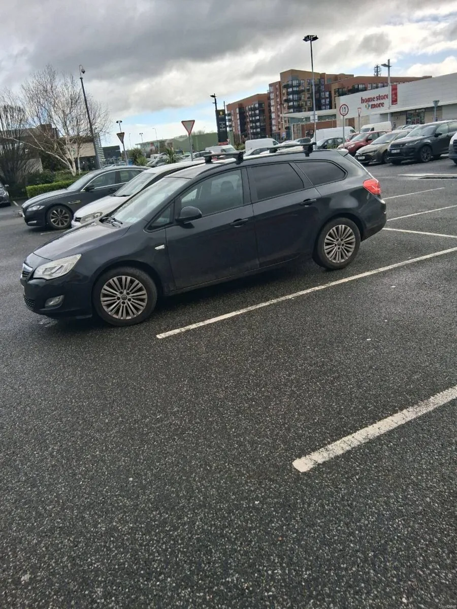 ASTRA ESTATE 1.7 cdti 2012 golf sold - Image 1