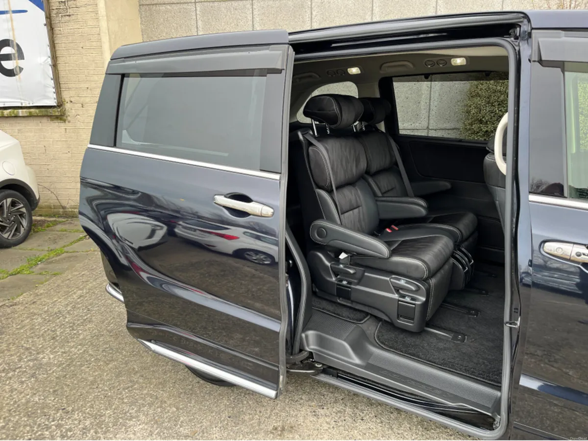 Honda Odyssey 7 SEATER AUTOMATIC ABSOLUTE HYBRID 2 - Image 4