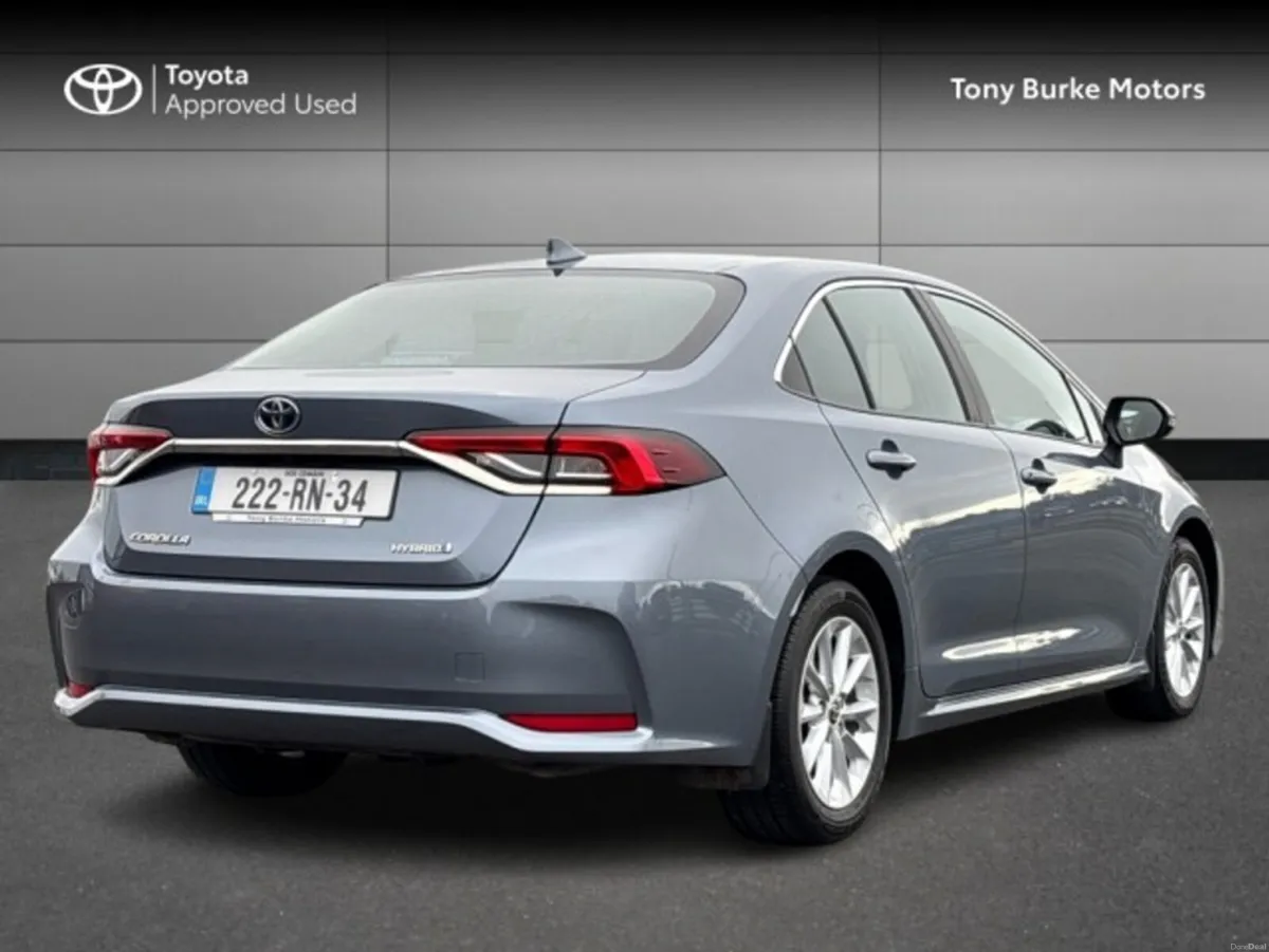 Toyota Corolla Saloon - Luna Edition - 1.8 Hybrid - Image 2