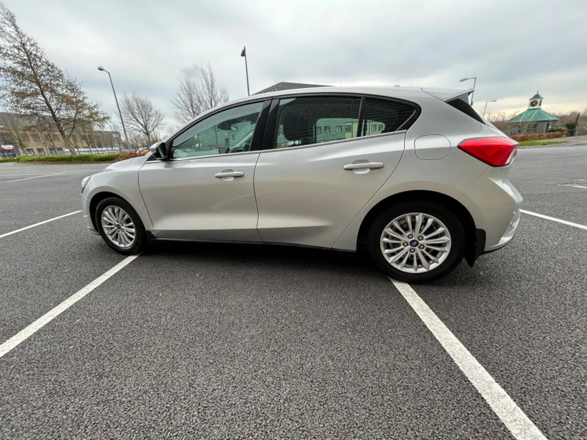 Ford Focus TITANIUM EDITION 5DR 1.0T - Image 6