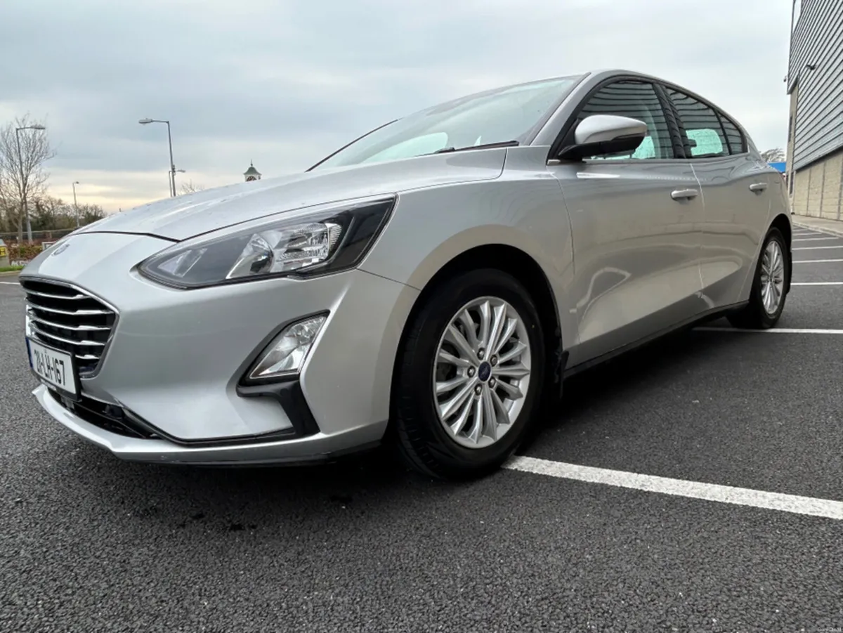 Ford Focus TITANIUM EDITION 5DR 1.0T HYBRID - Image 4