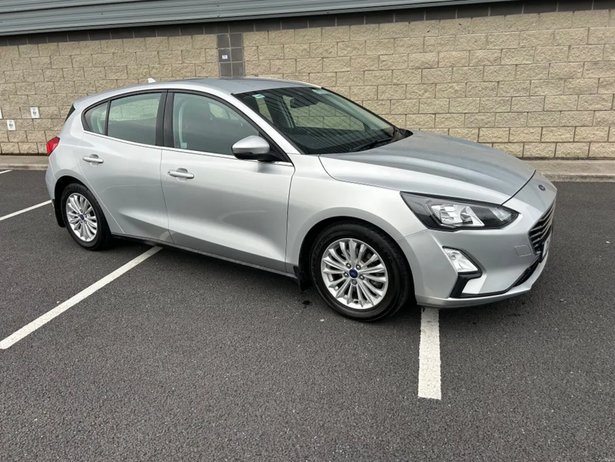 Ford Focus TITANIUM EDITION 5DR 1.0T HYBRID - Image 3