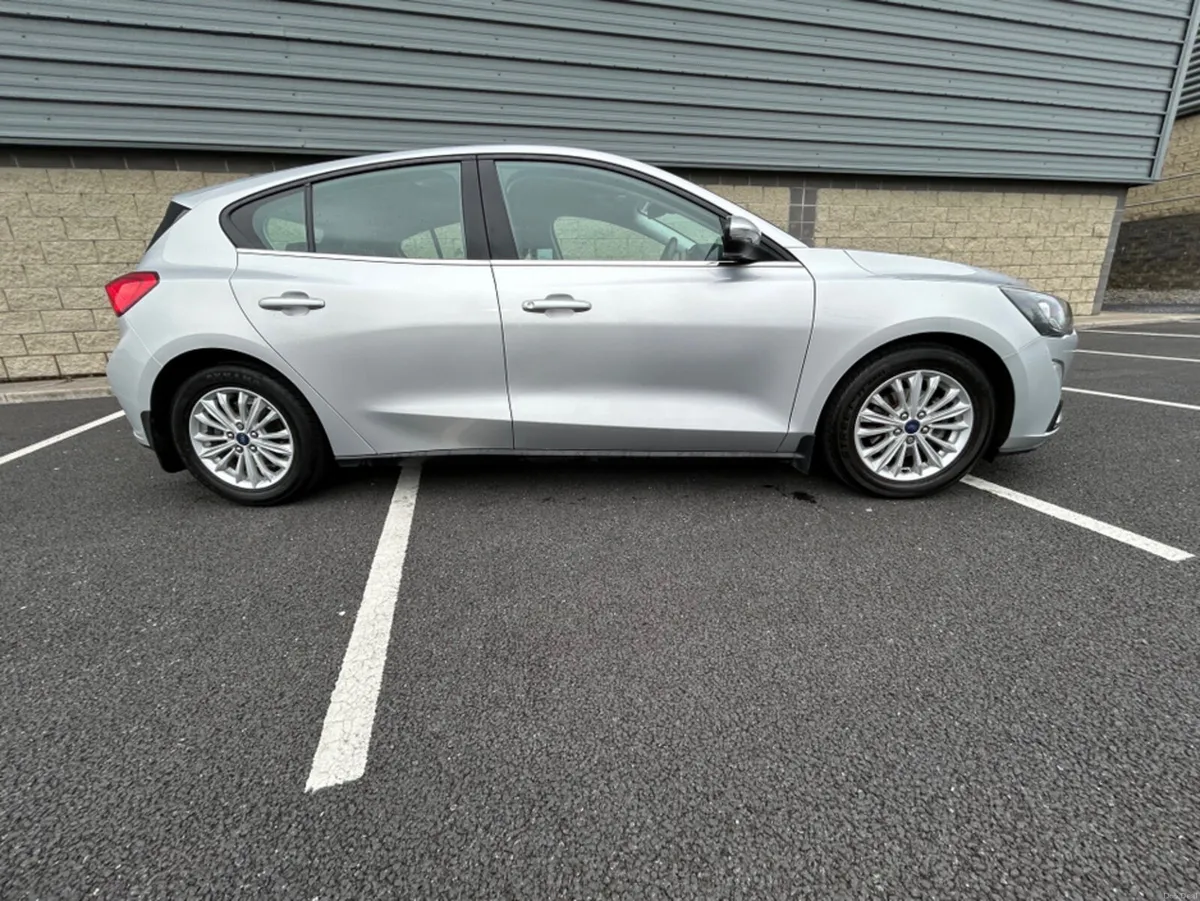 Ford Focus TITANIUM EDITION 5DR 1.0T HYBRID - Image 6