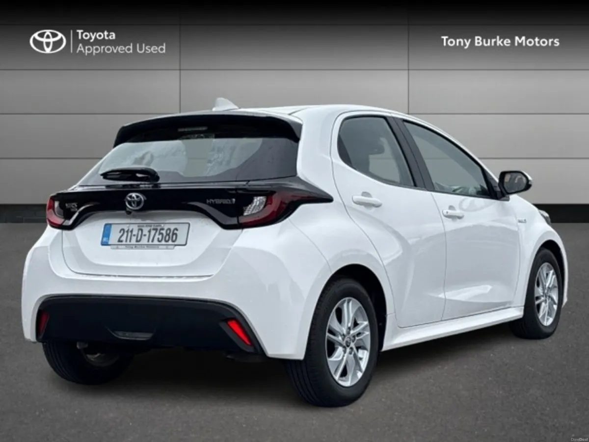 Toyota Yaris - Hybrid - New Generation - Luna Edit - Image 2