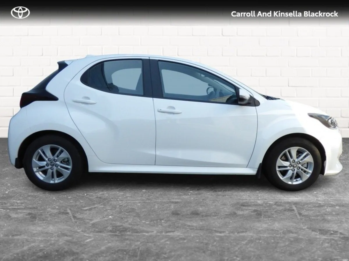 Toyota Yaris Hybrid Luna - Image 3