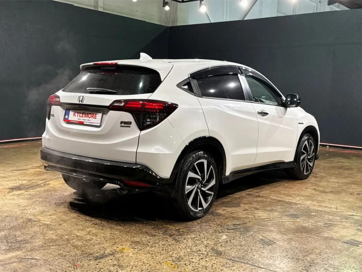 Honda Vezel RS EDITION - HYBRID - HALF BLACK LEATH - Image 4